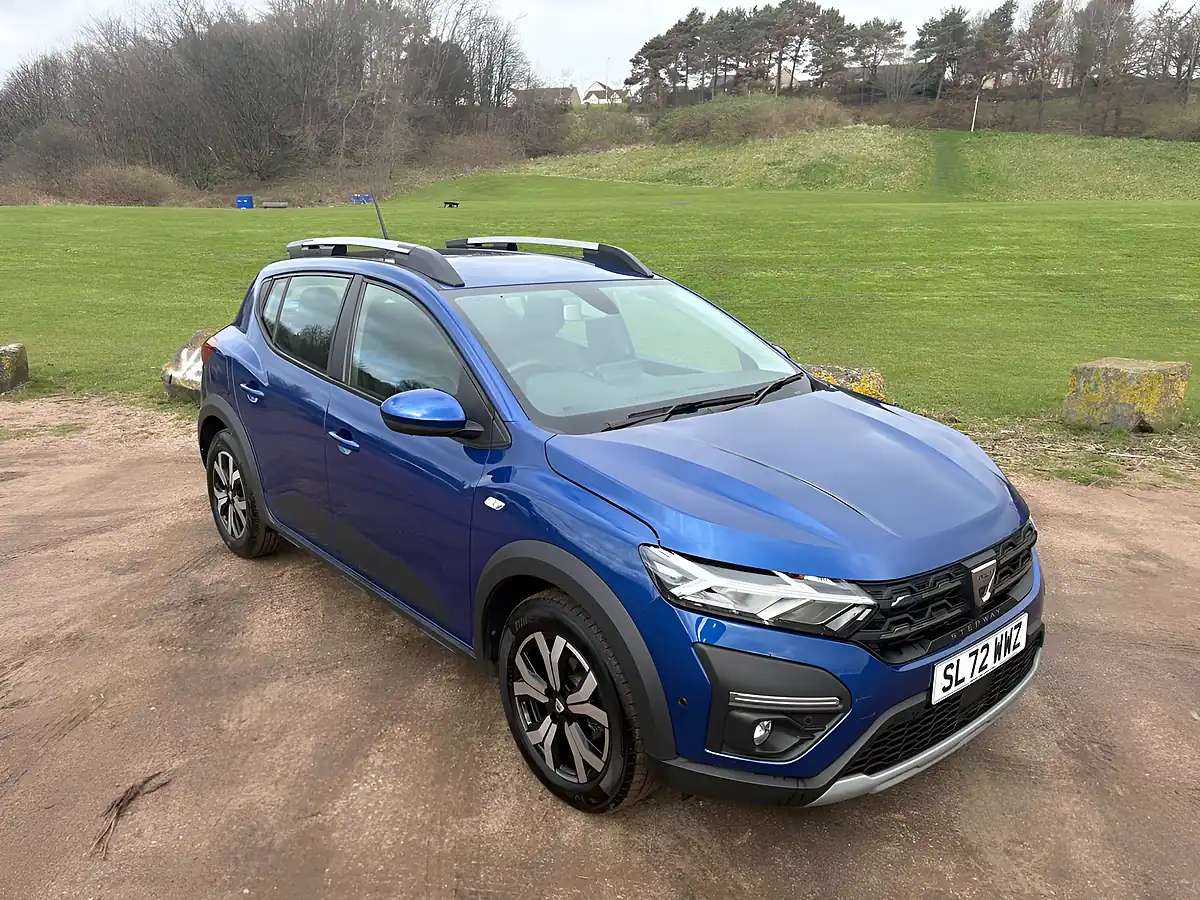 Used 2022 Dacia Sandero Stepway Prestige Iron Blue - Interior and Exterior details 18