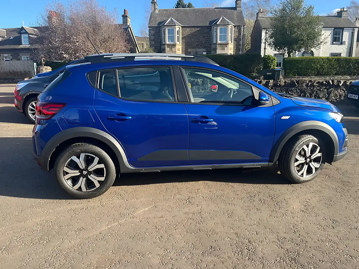 Used 2022 Dacia Sandero Stepway Prestige Iron Blue - Interior and Exterior details 9