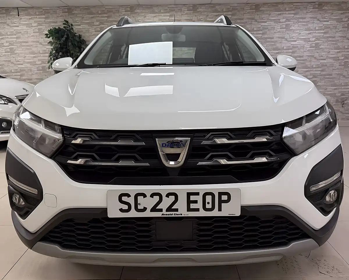 Used 2022 Dacia Sandero Stepway Stepway Comfort White - Interior and Exterior details 11