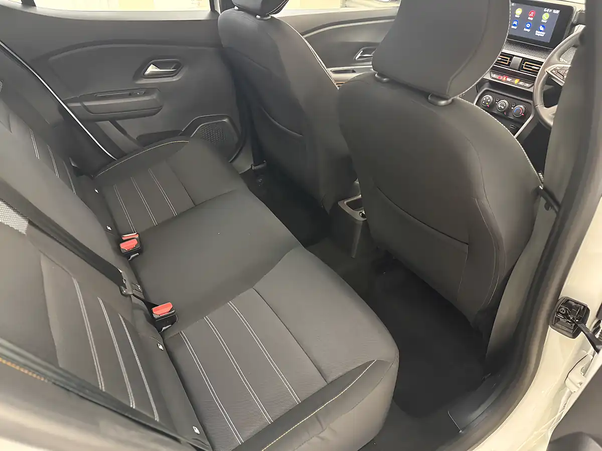 Used 2022 Dacia Sandero Stepway Stepway Comfort White - Interior and Exterior details 13