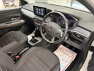 Used 2022 Dacia Sandero Stepway Stepway Comfort White - Interior and Exterior details 4