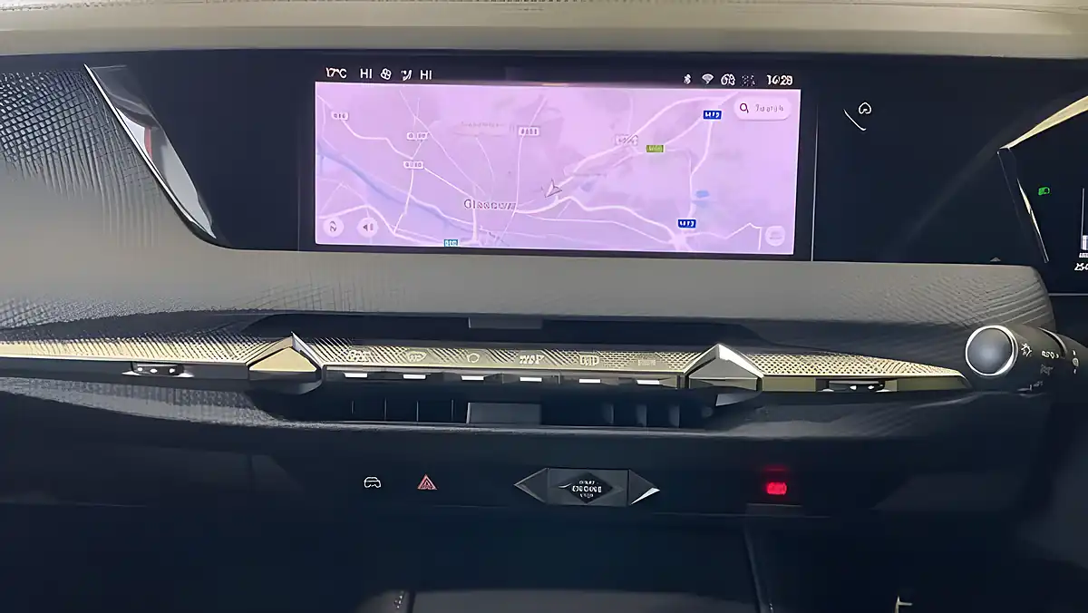 Used 2022 DS Automobiles DS 4 Rivoli White - Interior and Exterior details 13