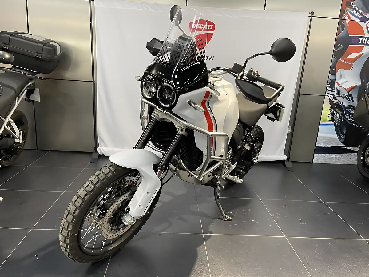 Used 2022 Ducati Desert-X Star White Silk - Interior and Exterior details 3