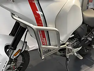 Used 2022 Ducati Desert-X Star White Silk - Interior and Exterior details 5
