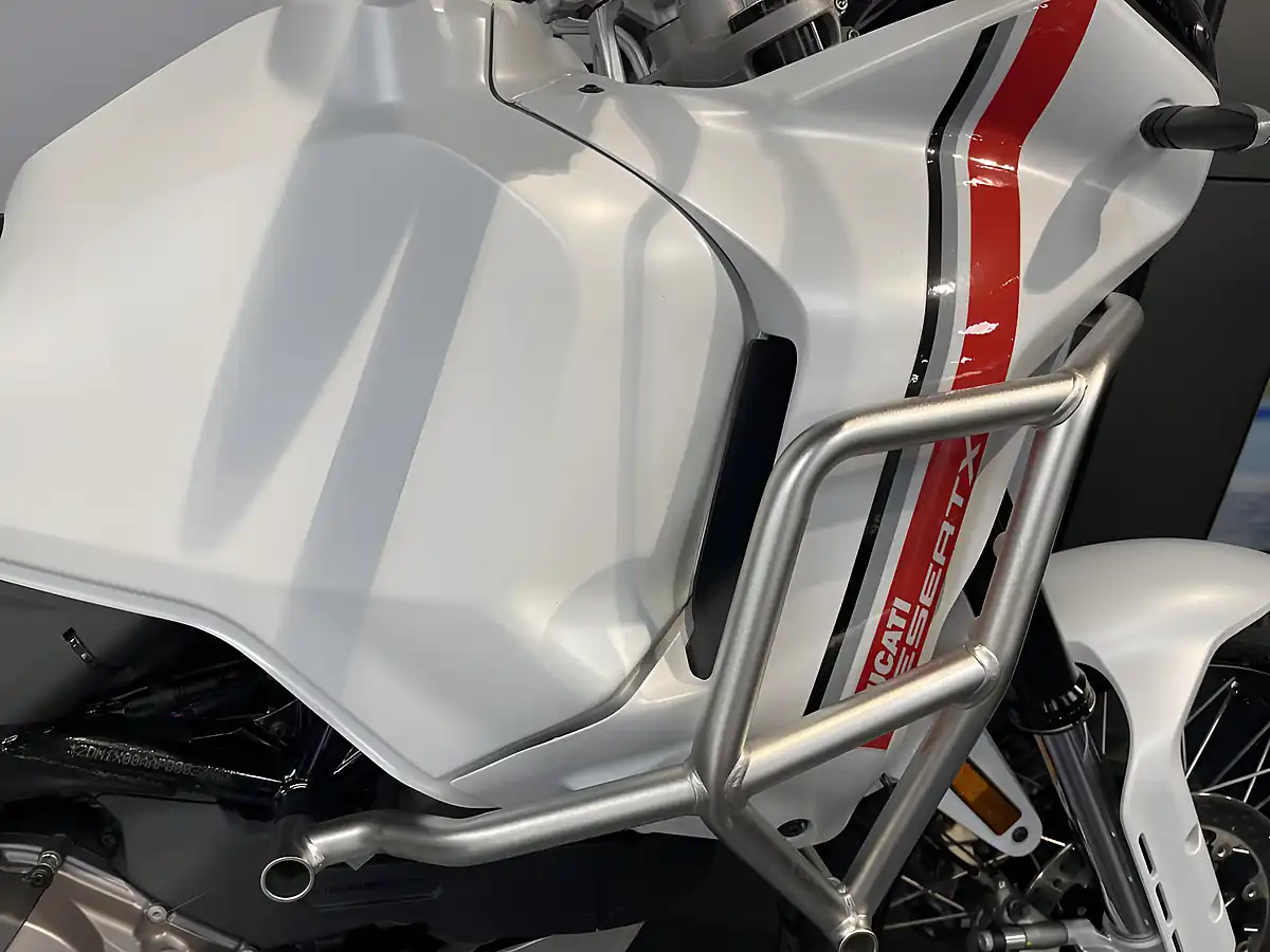 Used 2022 Ducati Desert-X Star White Silk - Interior and Exterior details 7
