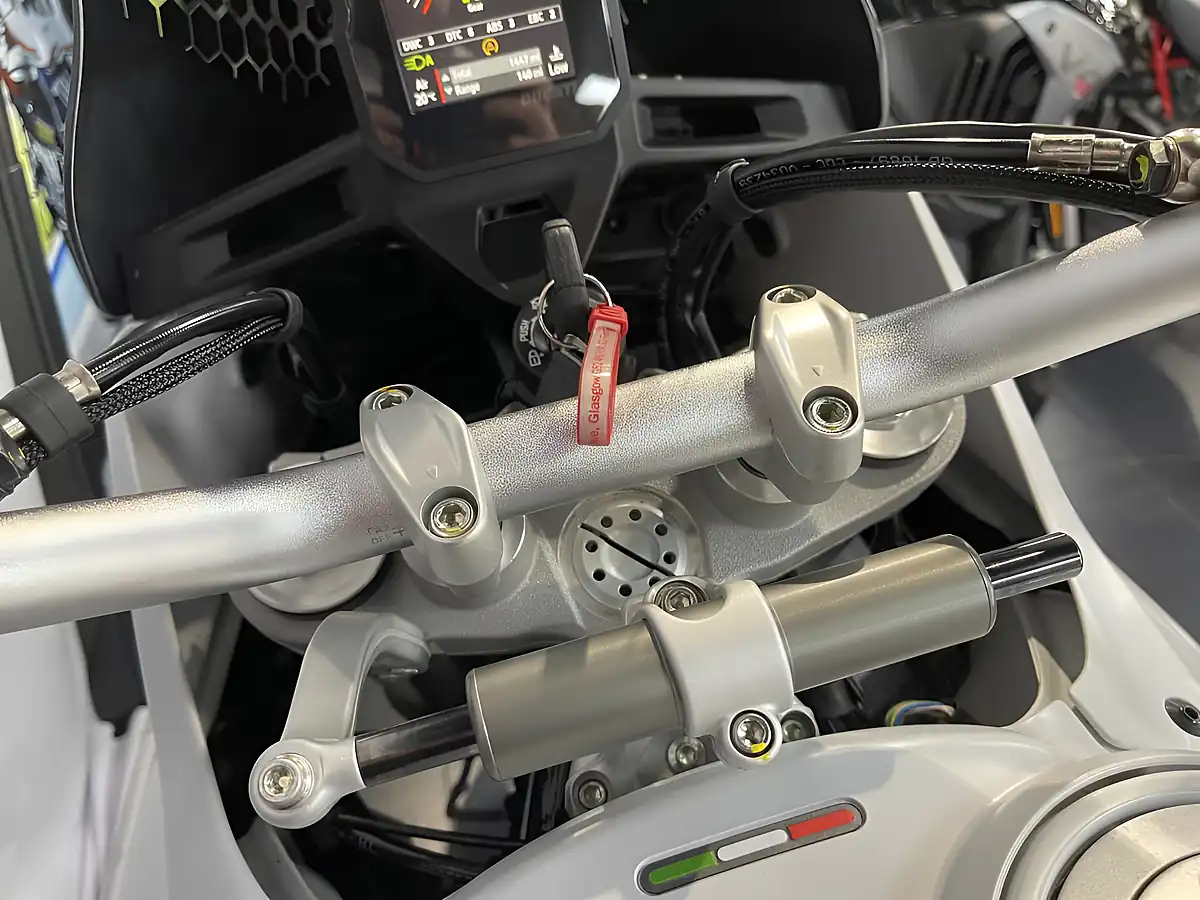 Used 2022 Ducati Desertx Star White Silk - Interior and Exterior details 12