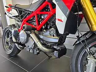 Used 2022 Ducati Hypermotard 950 Sp Multi-Coloured - Interior and Exterior details 6
