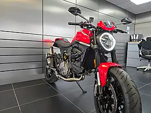 Used 2022 Ducati Monster 937 Plus Red - Interior and Exterior details 12