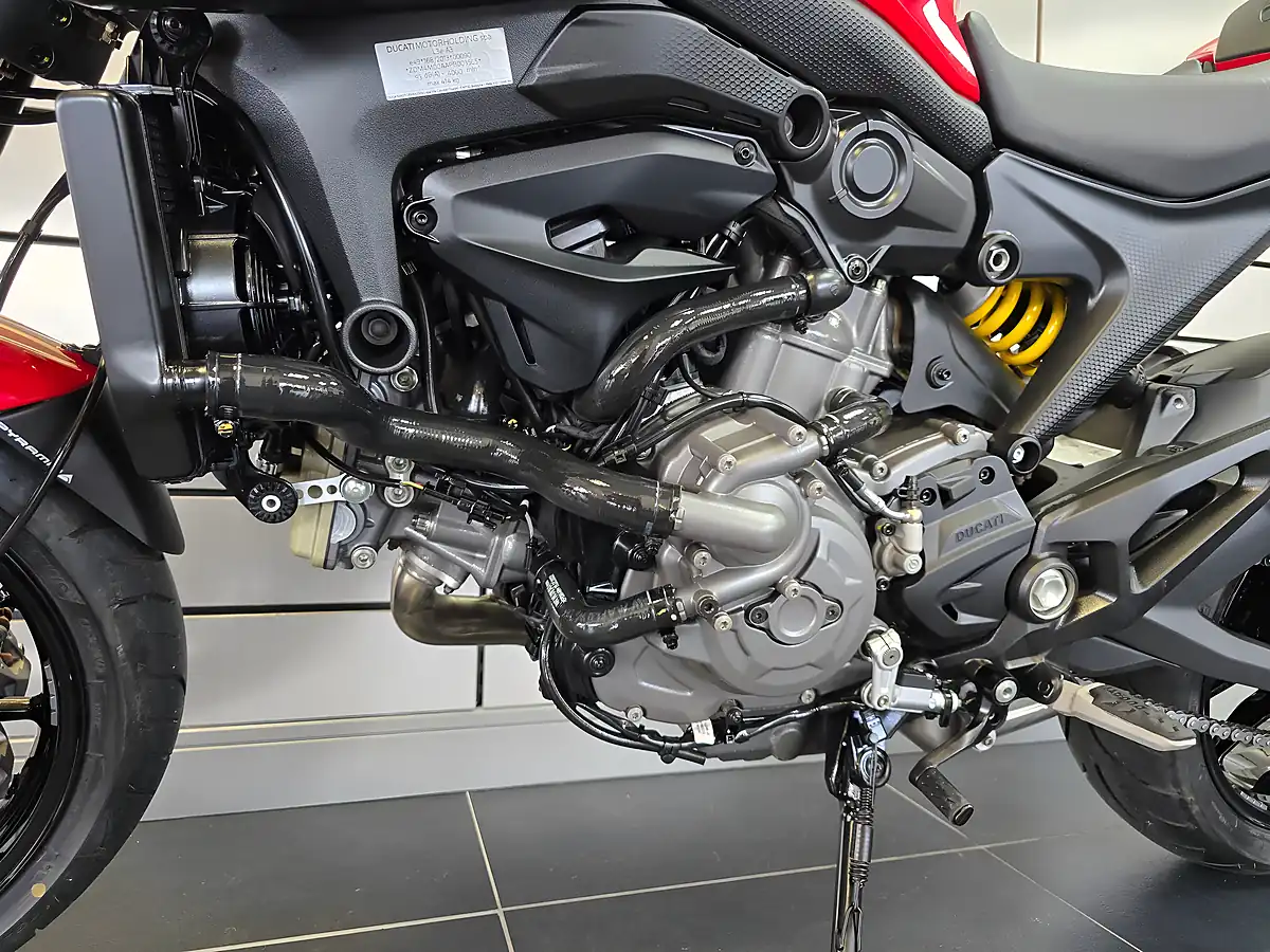 Used 2022 Ducati Monster 937 Plus Red - Interior and Exterior details 16