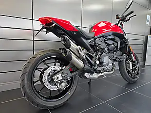 Used 2022 Ducati Monster 937 Plus Red - Interior and Exterior details 3