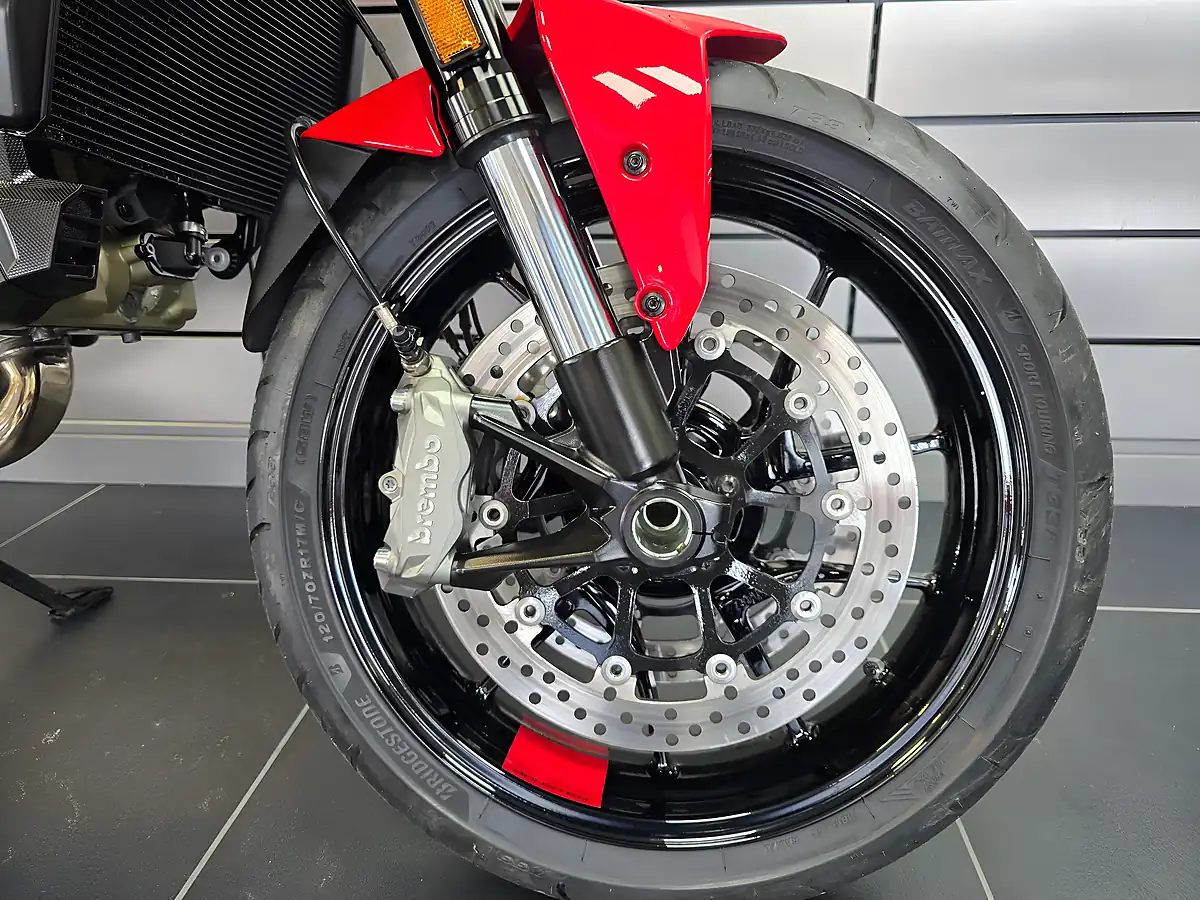 Used 2022 Ducati Monster 937 Plus Red - Interior and Exterior details 4