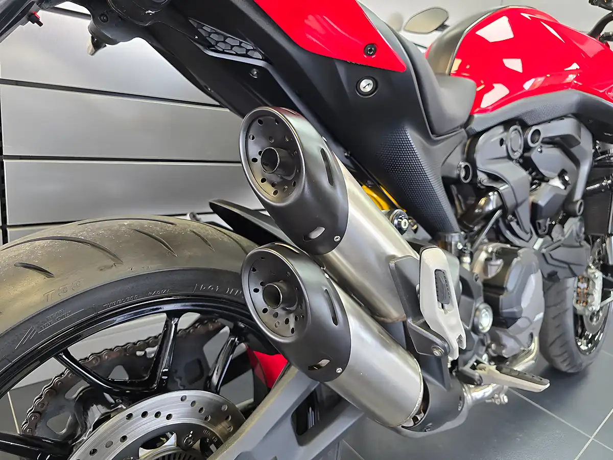 Used 2022 Ducati Monster 937 Plus Red - Interior and Exterior details 8