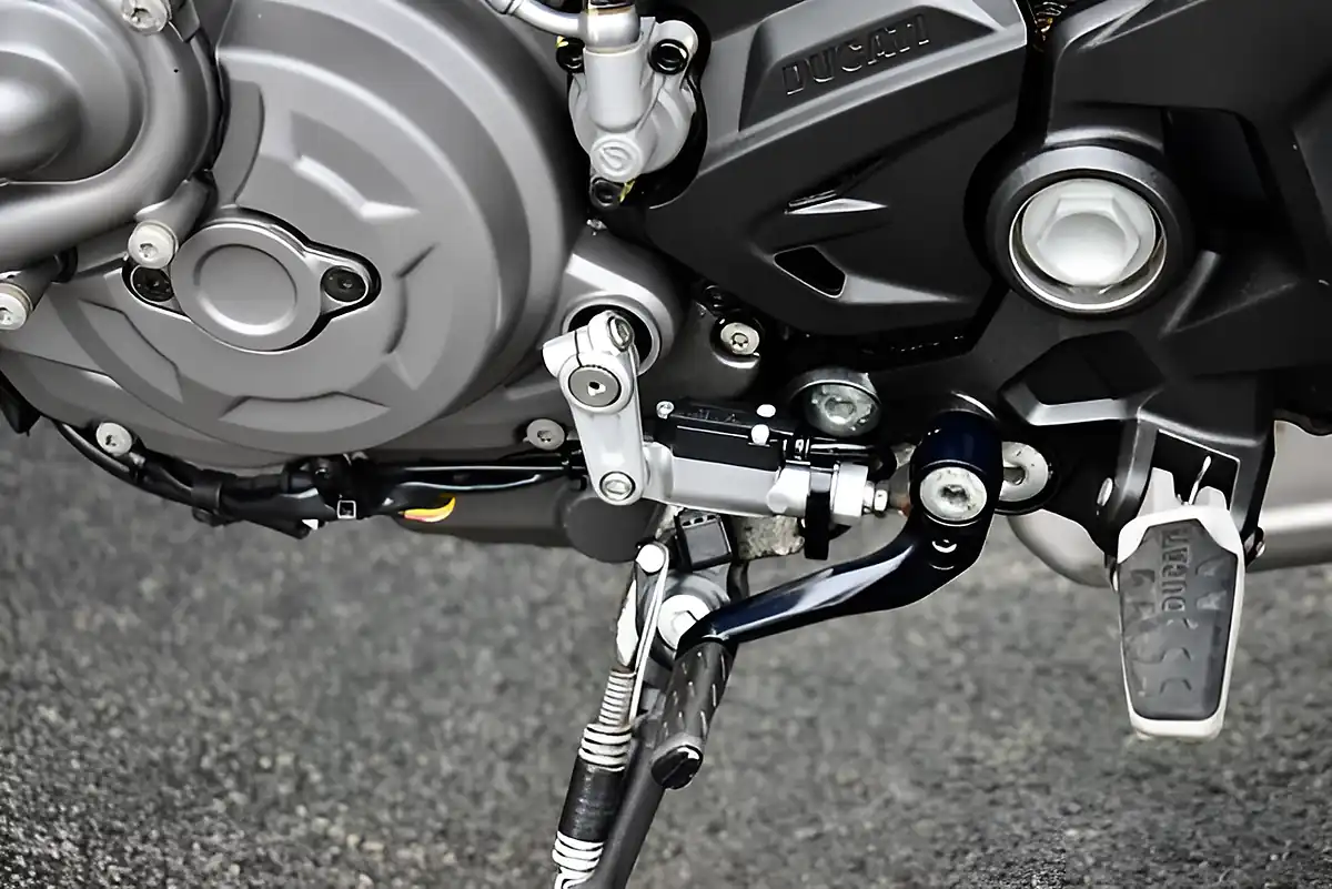 Used 2022 Ducati Monster 937 Plus Red - Interior and Exterior details 13