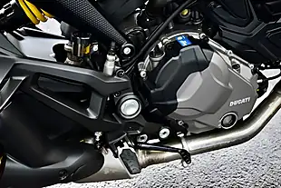 Used 2022 Ducati Monster 937 Plus Red - Interior and Exterior details 15