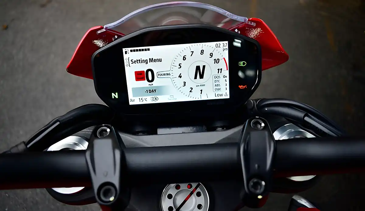 Used 2022 Ducati Monster 937 Plus Red - Interior and Exterior details 20