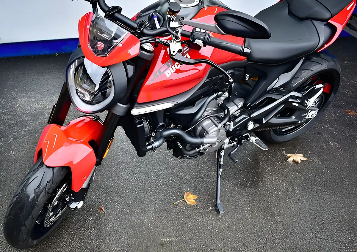 Used 2022 Ducati Monster 937 Plus Red - Interior and Exterior details 9