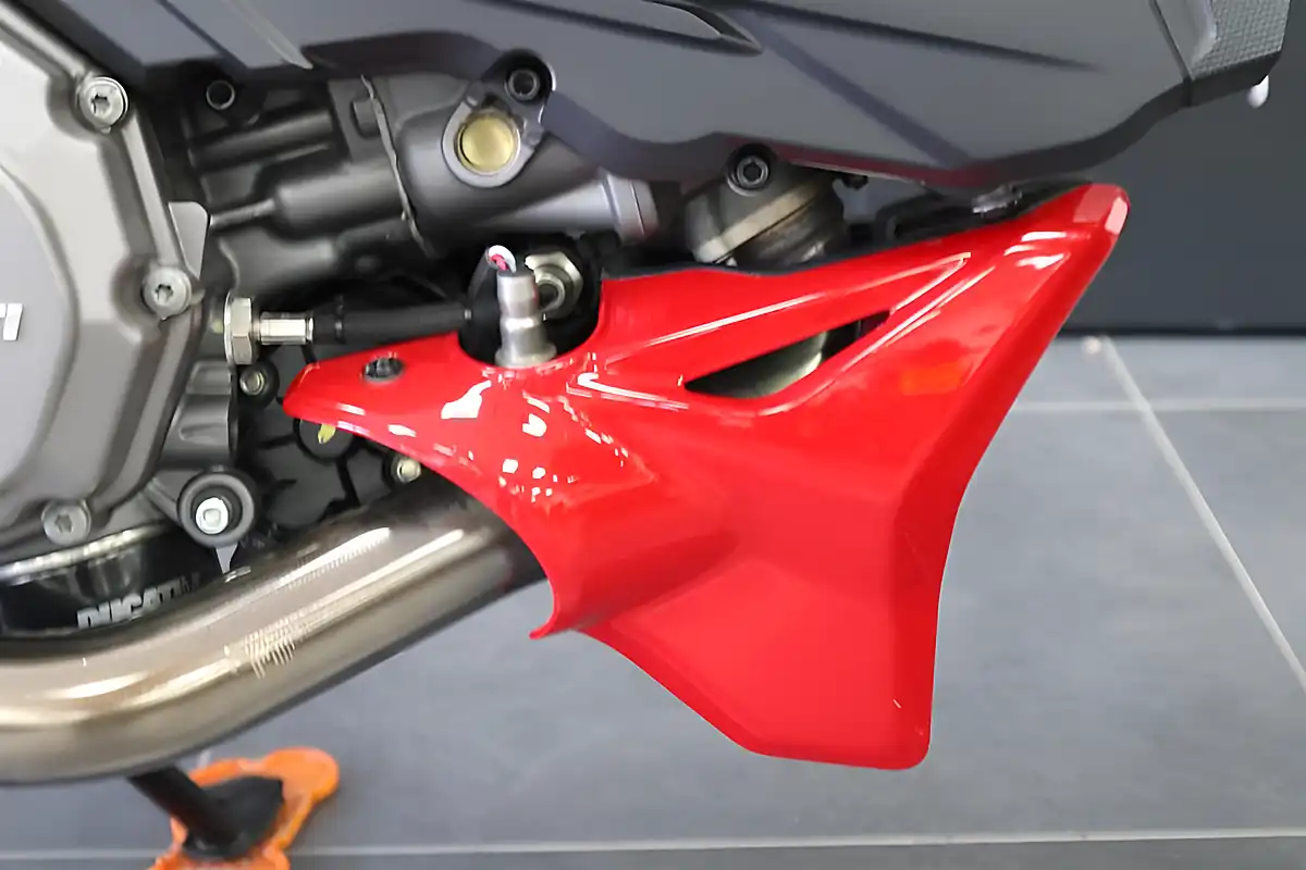 Used 2022 Ducati Monster Plus Red - Interior and Exterior details 11