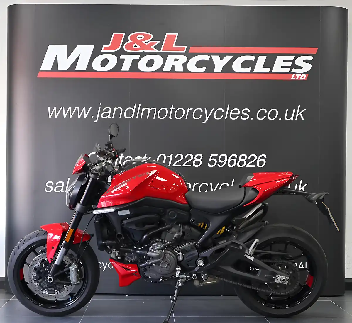 Used 2022 Ducati Monster Plus Red - Interior and Exterior details 6