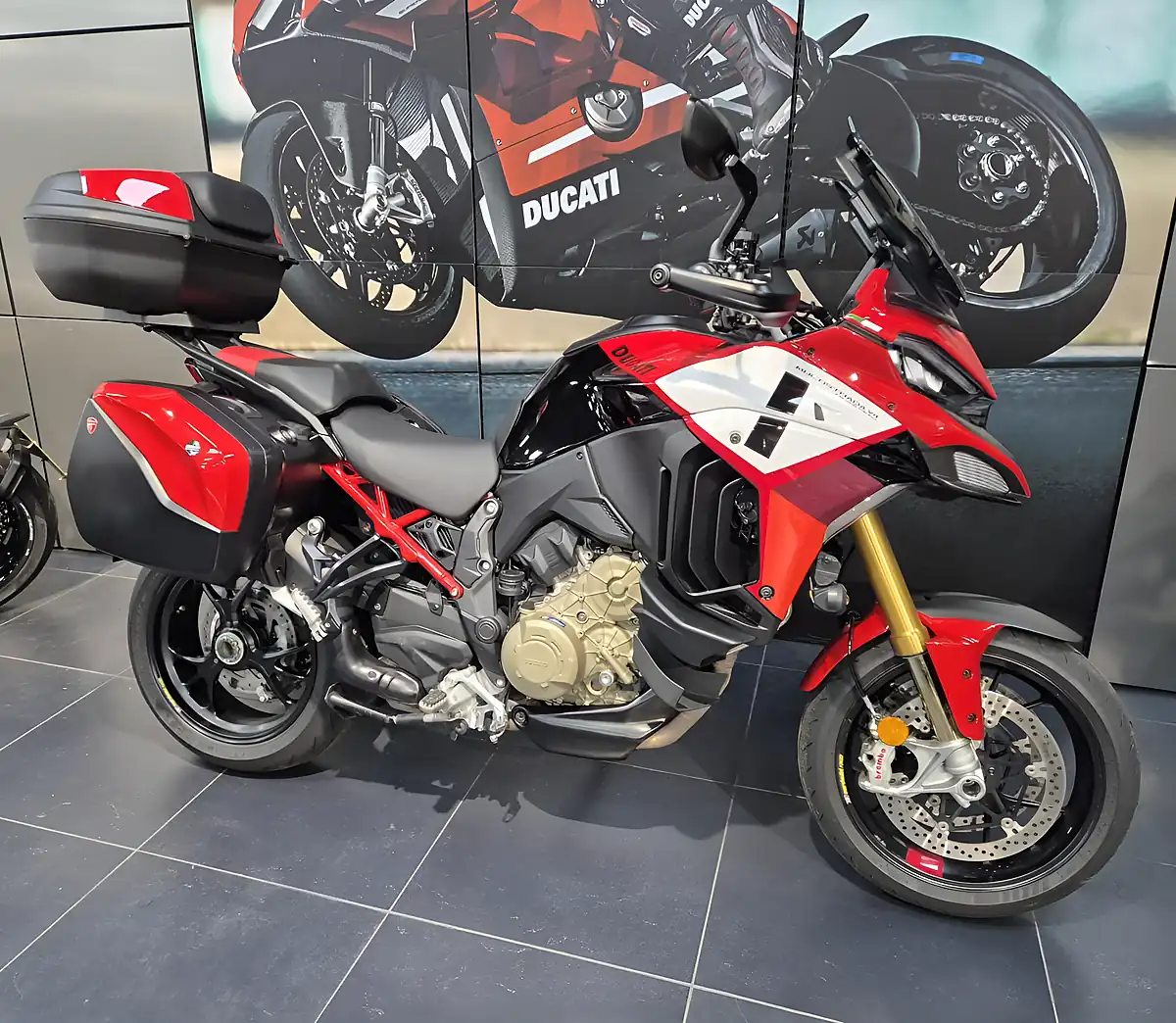 Used 2022 Ducati Multistrada V4 Pikes Peak - Interior and Exterior details 8
