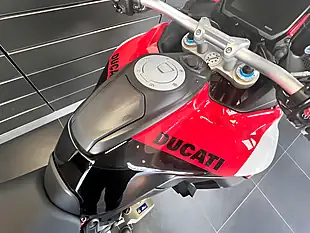 Used 2022 Ducati Multistrada V4 Pikes Peak Multi-Coloured - Interior and Exterior details 10