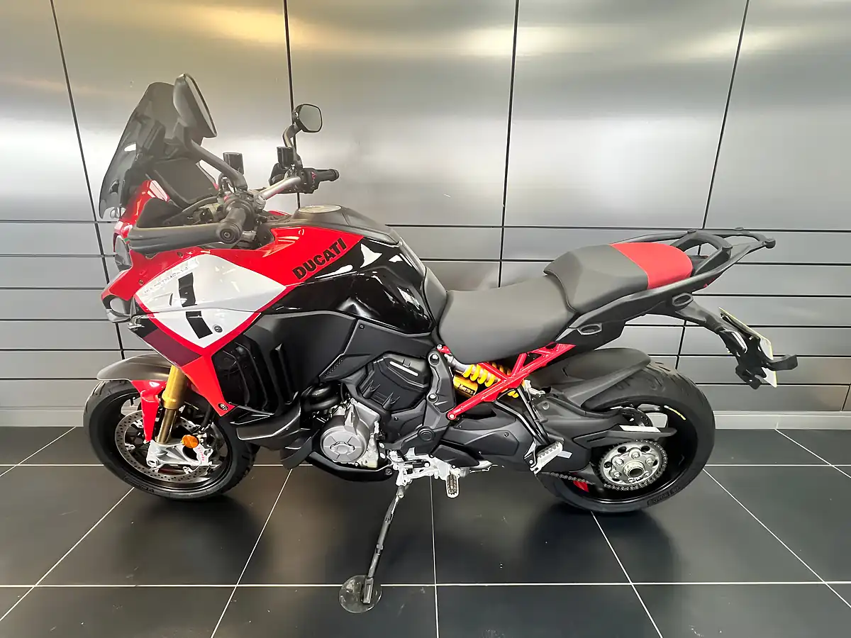 Used 2022 Ducati Multistrada V4 Pikes Peak Multi-Coloured - Interior and Exterior details 4