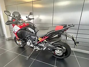 Used 2022 Ducati Multistrada V4 Pikes Peak Multi-Coloured - Interior and Exterior details 5