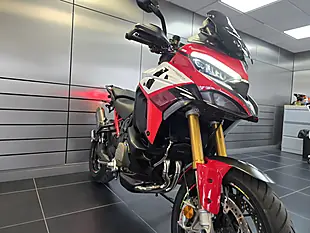 Used 2022 Ducati Multistrada V4 Pikes Peak Multi-Coloured - Interior and Exterior details 11