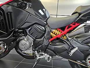 Used 2022 Ducati Multistrada V4 Pikes Peak Multi-Coloured - Interior and Exterior details 18