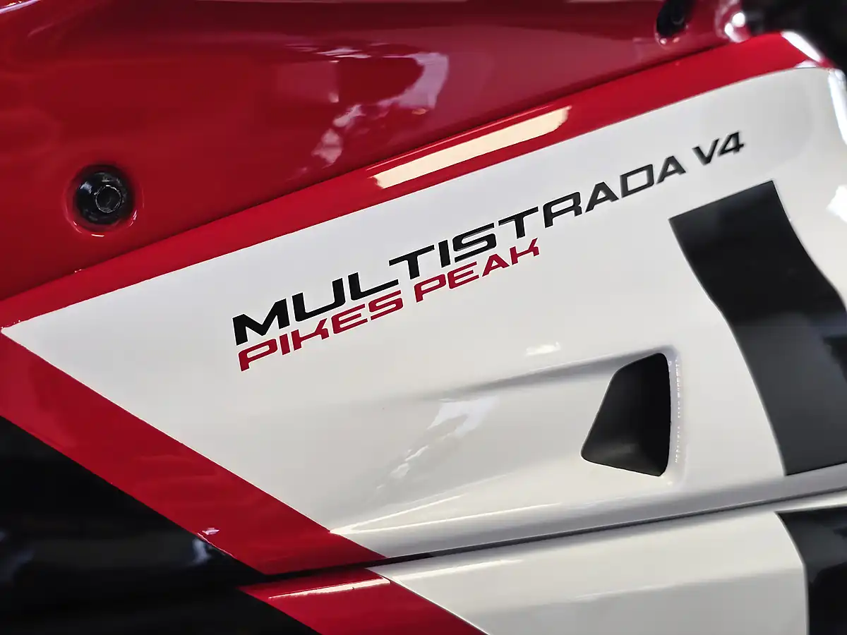 Used 2022 Ducati Multistrada V4 Pikes Peak Multi-Coloured - Interior and Exterior details 20