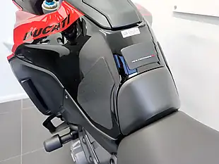 Used 2022 Ducati Multistrada V4 Pikes Peak Pikes Peak Livery - Interior and Exterior details 15