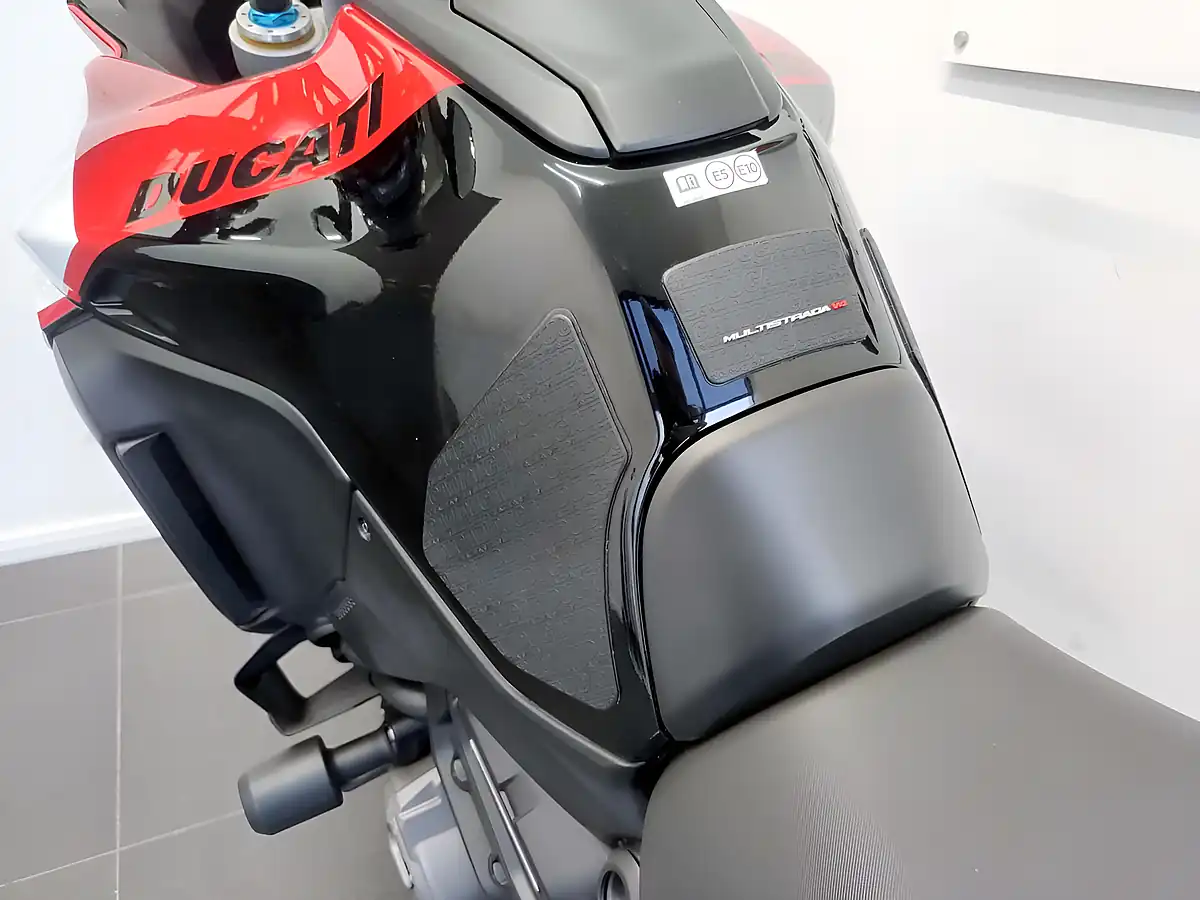 Used 2022 Ducati Multistrada V4 Pikes Peak Pikes Peak Livery - Interior and Exterior details 15