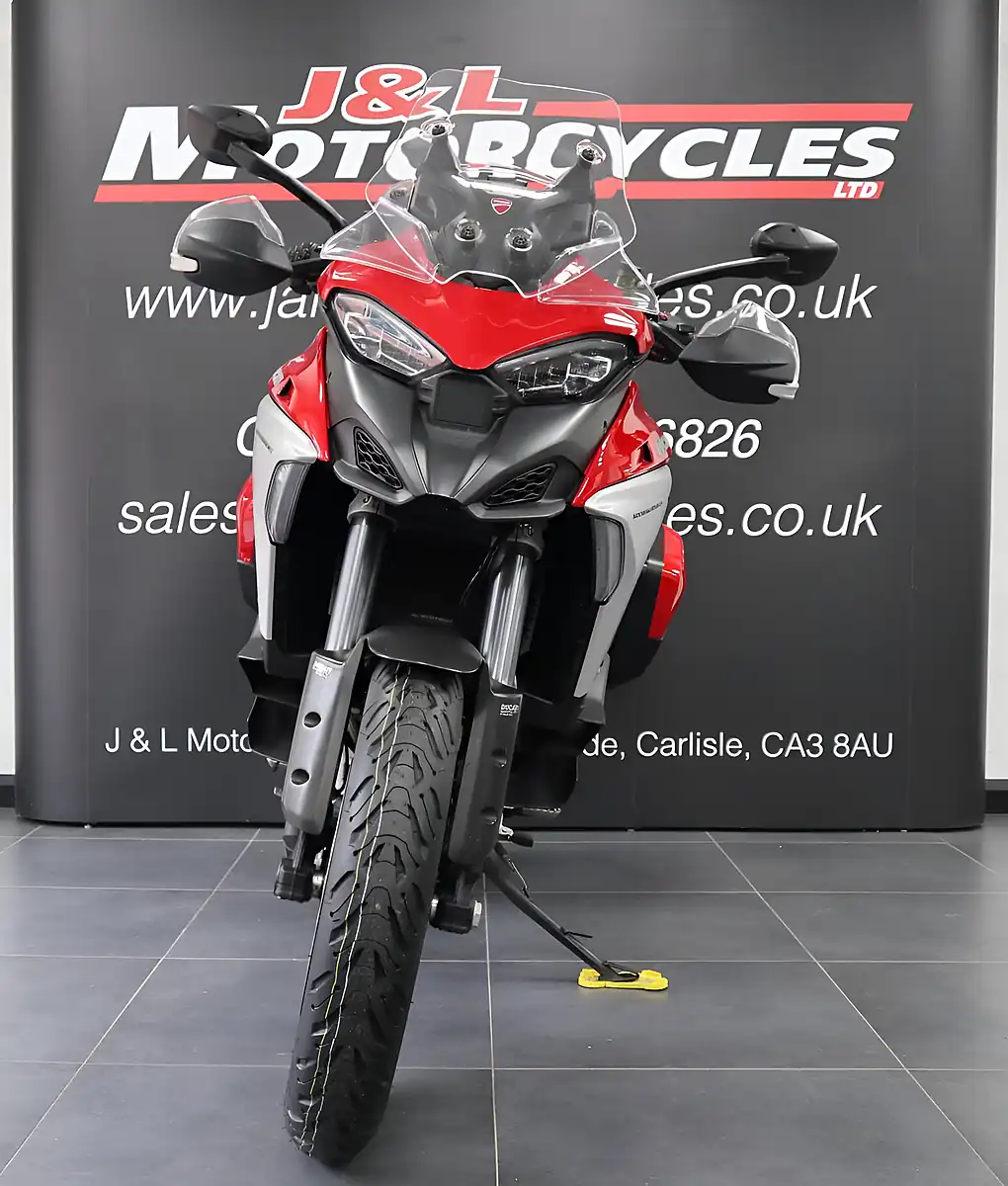 Used 2022 Ducati Multistrada V4 S Full Red - Interior and Exterior details 4