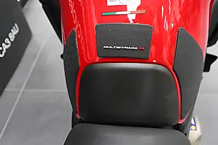 Used 2022 Ducati Multistrada V4 S Full Red - Interior and Exterior details 9