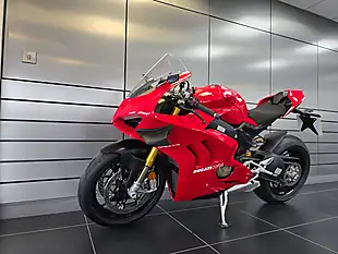 Used 2022 Ducati Panigale V4 S Red - Interior and Exterior details 17