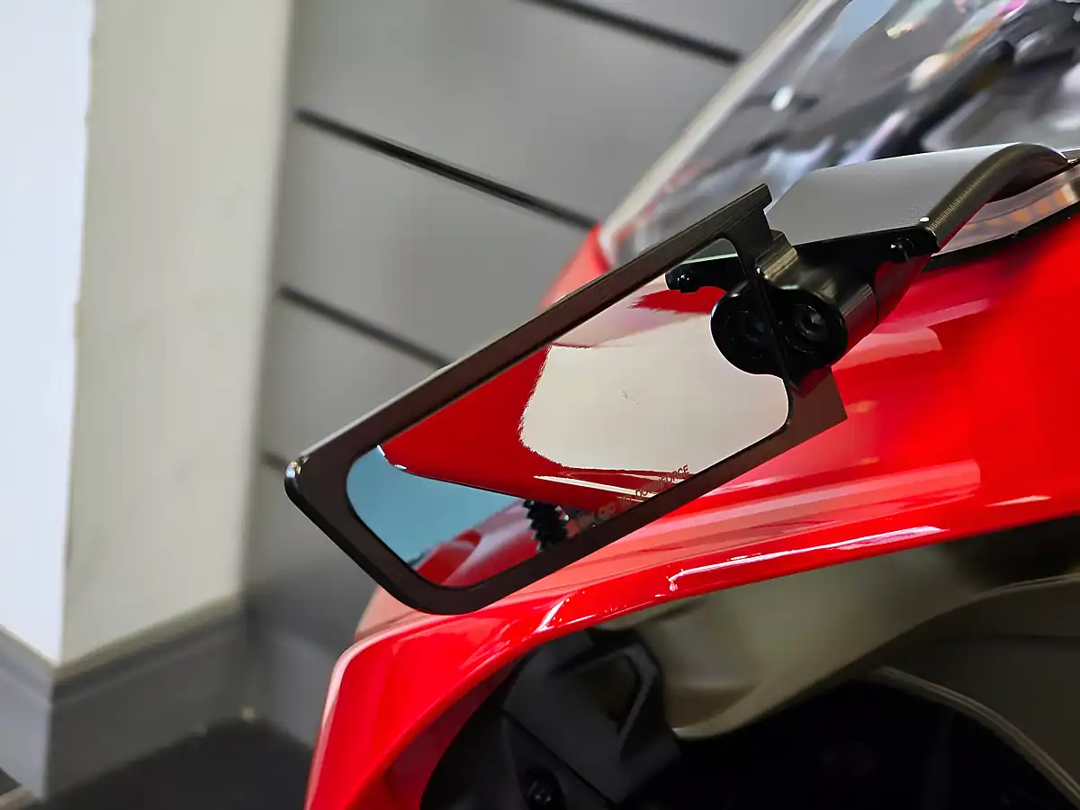 Used 2022 Ducati Panigale V4 S Red - Interior and Exterior details 19