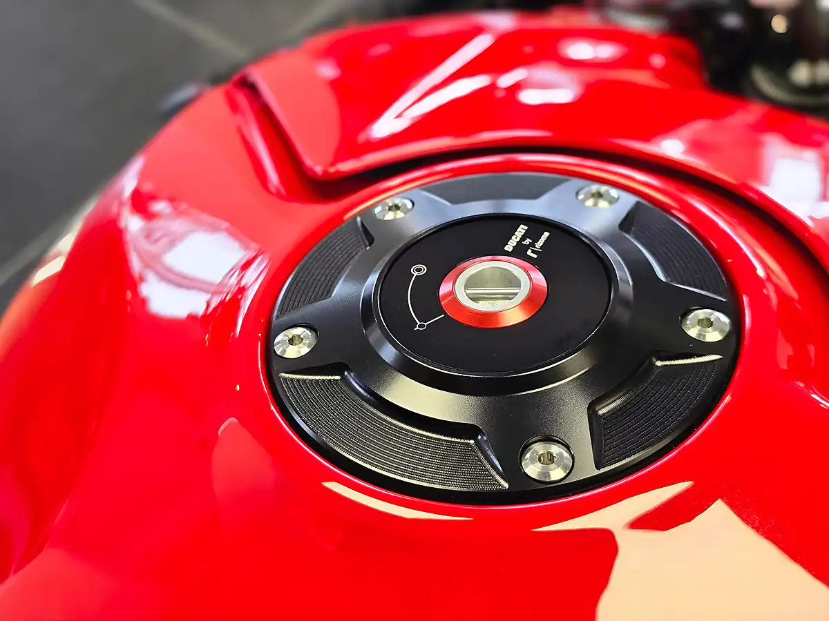 Used 2022 Ducati Panigale V4 S Red - Interior and Exterior details 20