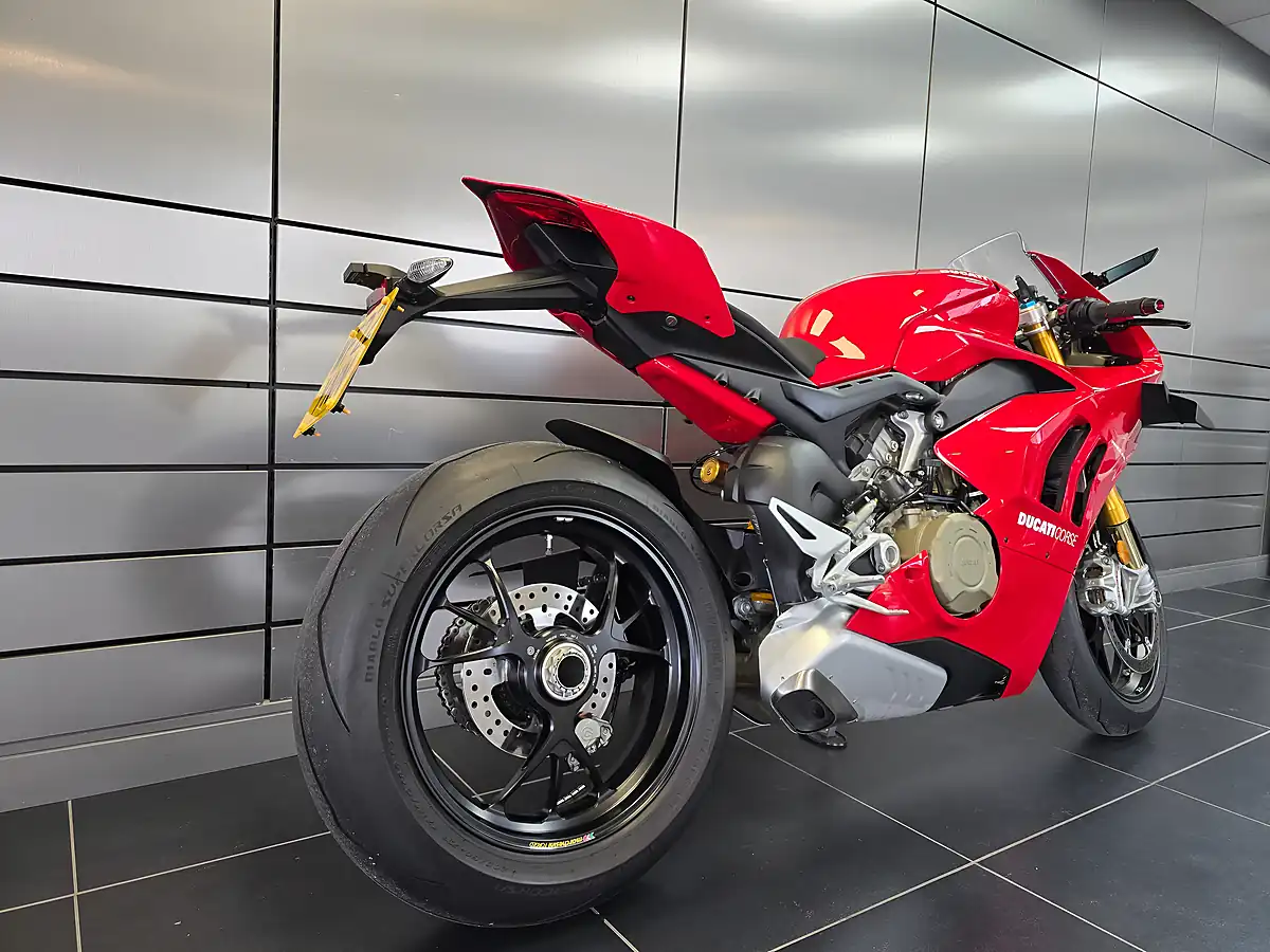 Used 2022 Ducati Panigale V4 S Red - Interior and Exterior details 3