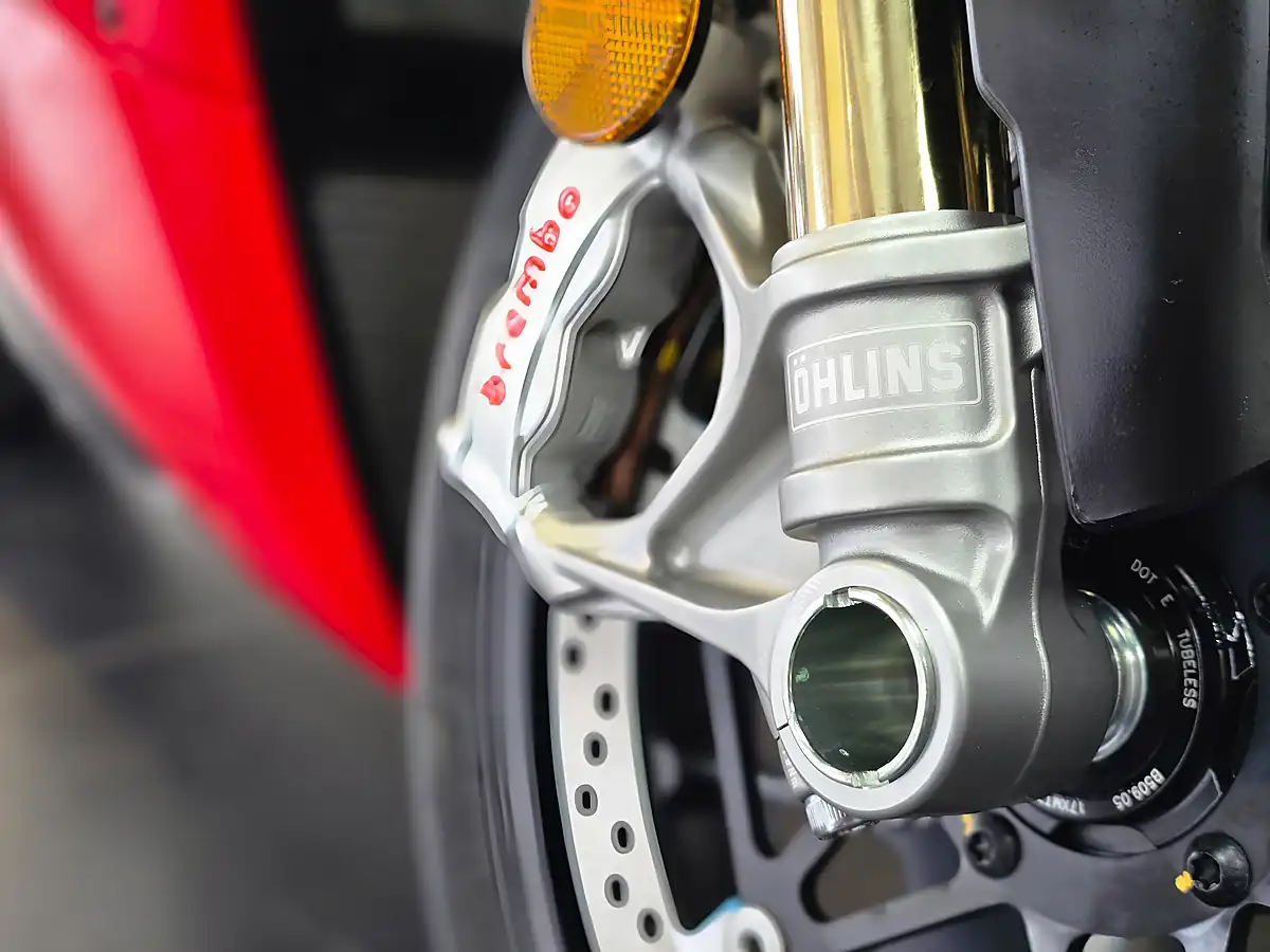 Used 2022 Ducati Panigale V4 S Red - Interior and Exterior details 5