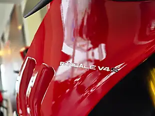 Used 2022 Ducati Panigale V4 S Red - Interior and Exterior details 7