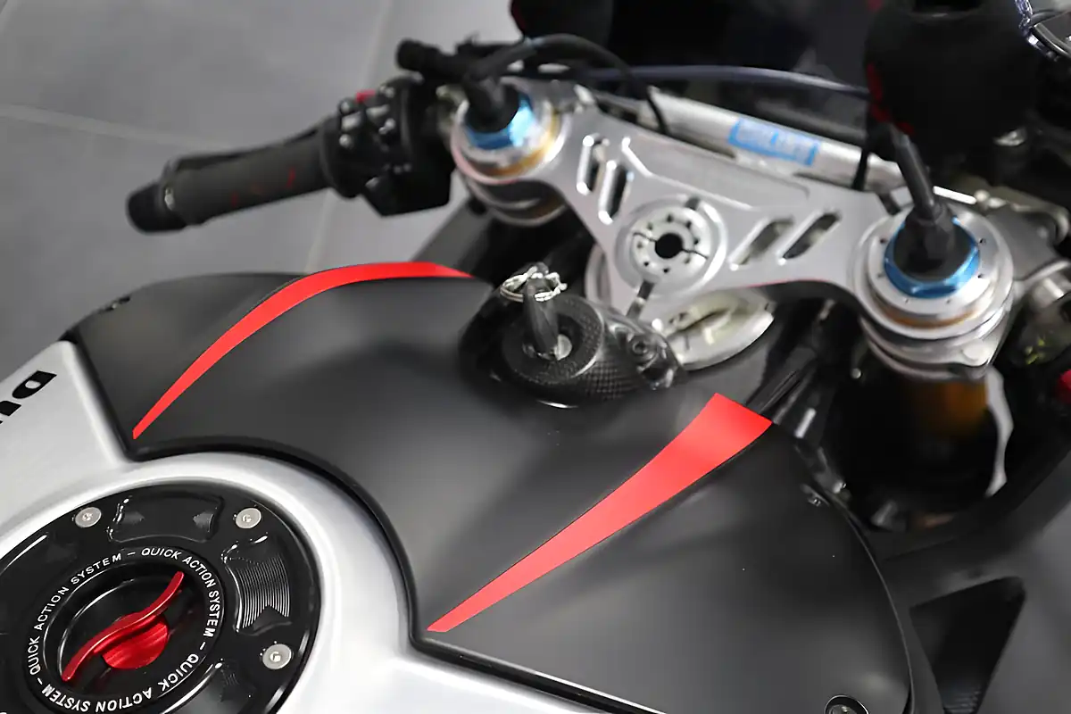 Used 2022 Ducati Panigale V4 SP2 Black - Interior and Exterior details 18