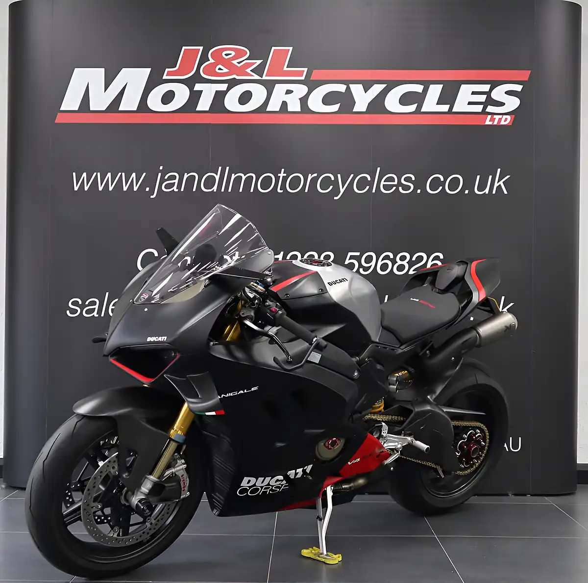 Used 2022 Ducati Panigale V4 SP2 Black - Interior and Exterior details 5