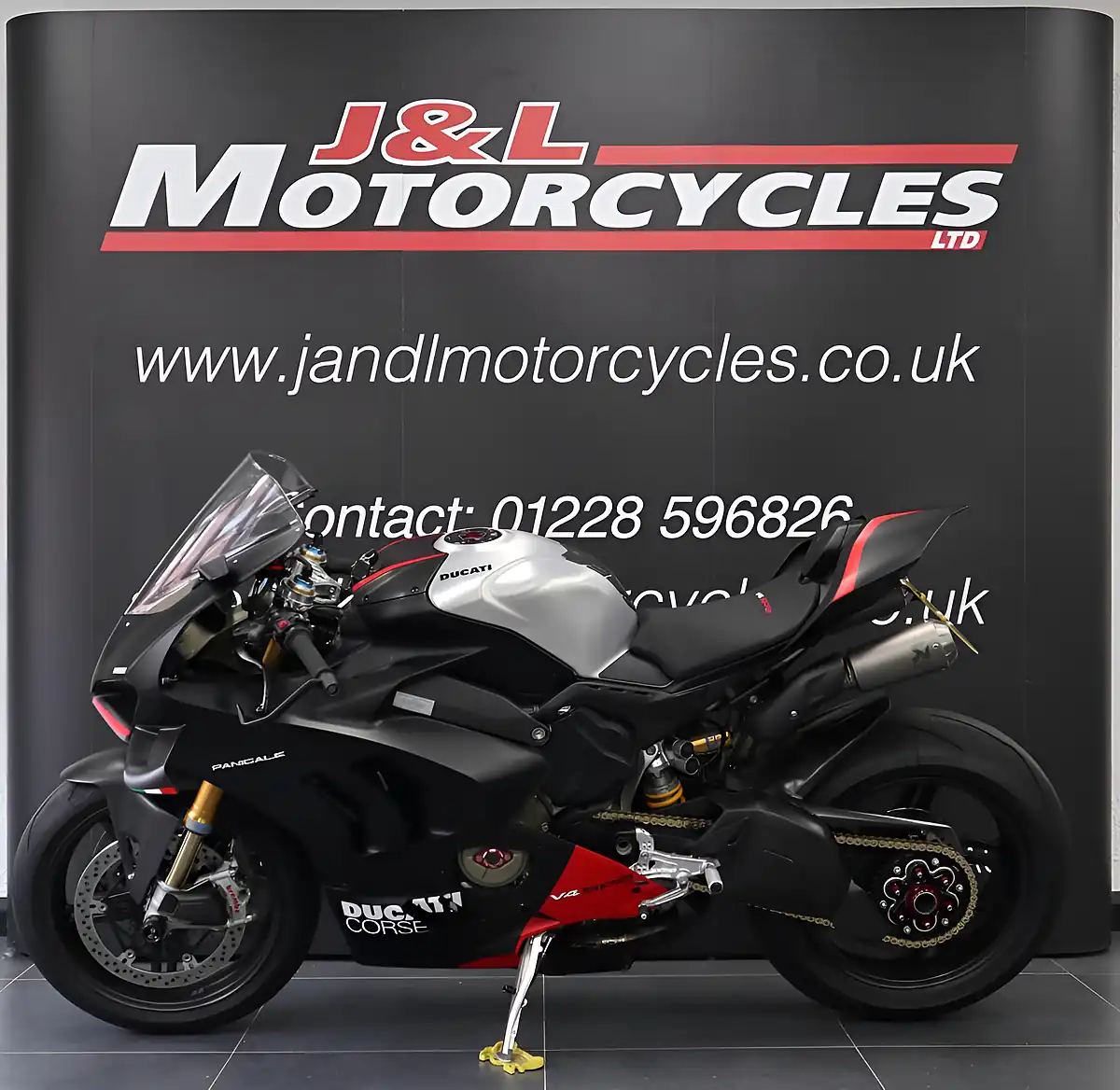 Used 2022 Ducati Panigale V4 SP2 Black - Interior and Exterior details 6