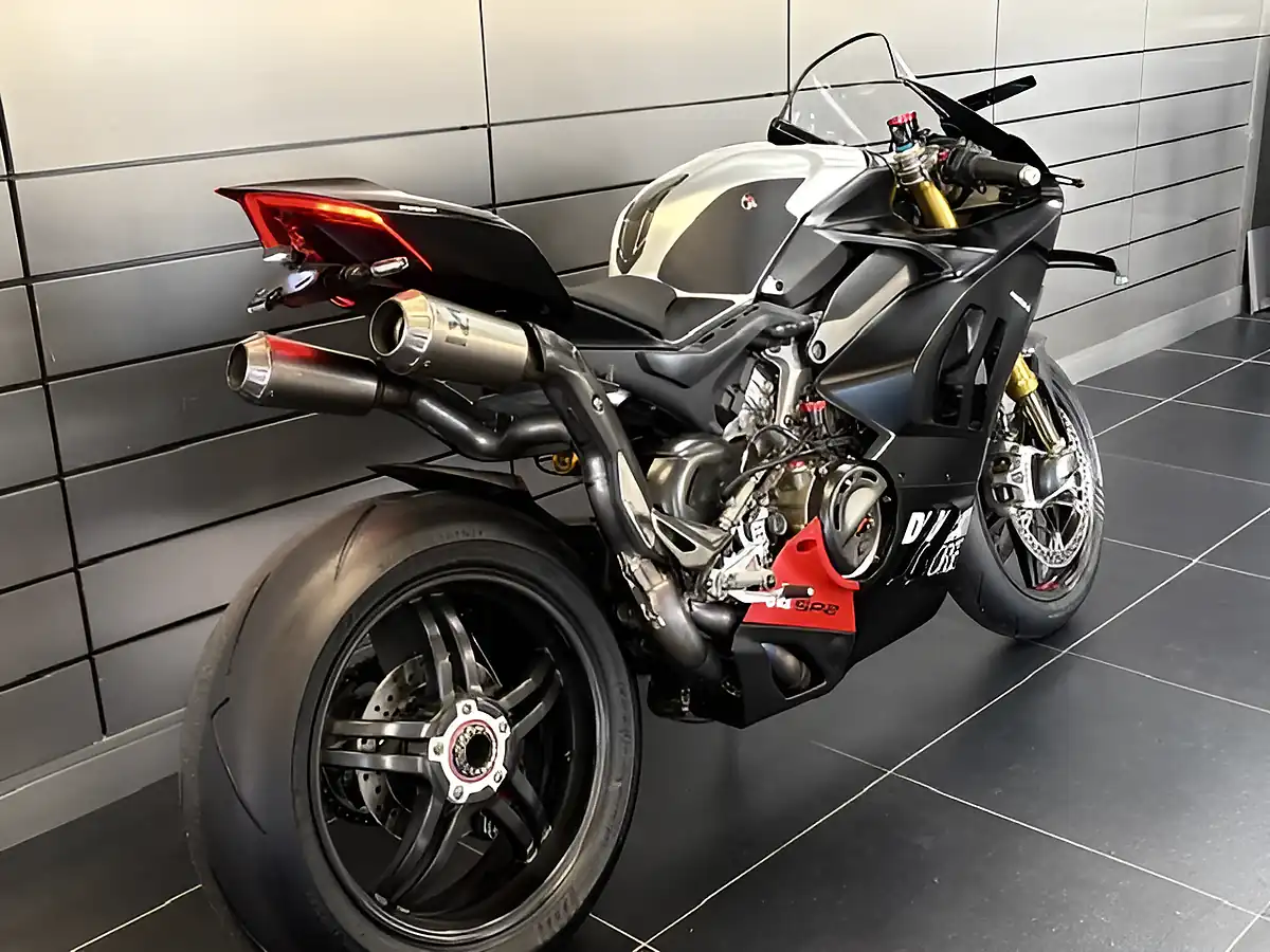 Used 2022 Ducati Panigale V4 SP2 Matt Black - Interior and Exterior details 3