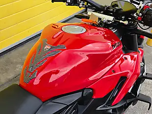 Used 2022 Ducati Streetfighter V2 Red - Interior and Exterior details 10