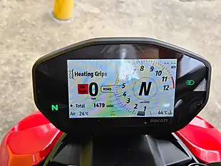 Used 2022 Ducati Streetfighter V2 Red - Interior and Exterior details 12