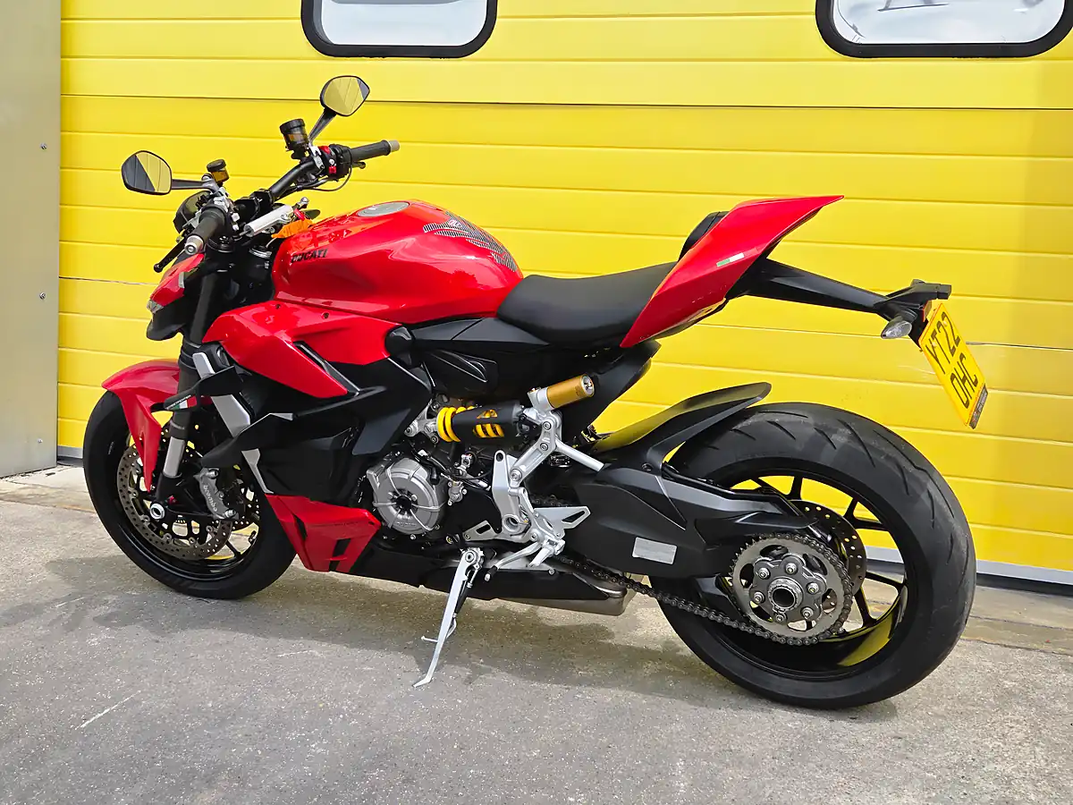 Used 2022 Ducati Streetfighter V2 Red - Interior and Exterior details 13