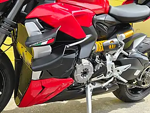 Used 2022 Ducati Streetfighter V2 Red - Interior and Exterior details 18