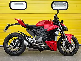Used 2022 Ducati Streetfighter V2 Red - Interior and Exterior details 2