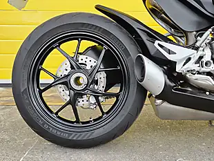 Used 2022 Ducati Streetfighter V2 Red - Interior and Exterior details 5