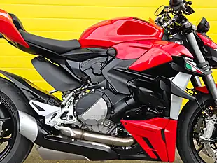 Used 2022 Ducati Streetfighter V2 Red - Interior and Exterior details 6